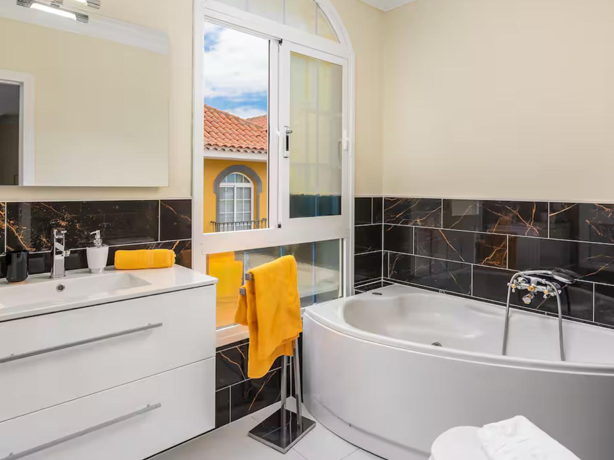 Luxury Travel in Tenerife: Where to Stay