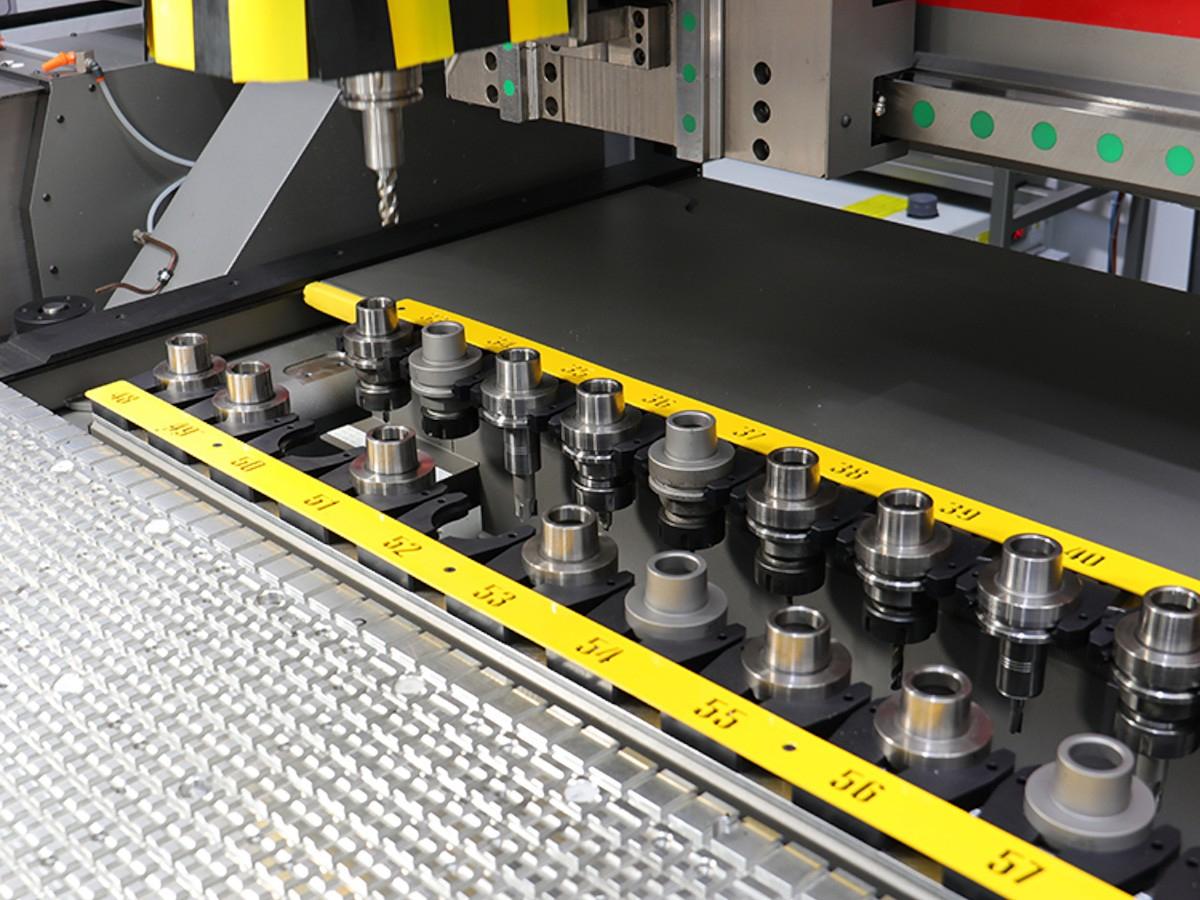 Beginner vs Expert Guide to buy cnc milling machine